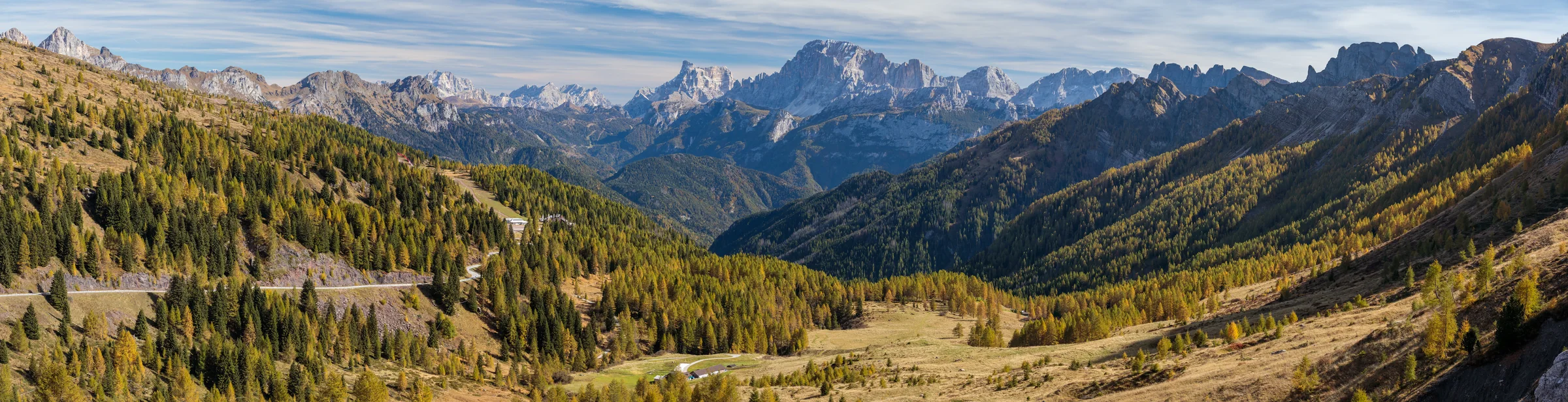 Weite Aussicht vom Passo Valles