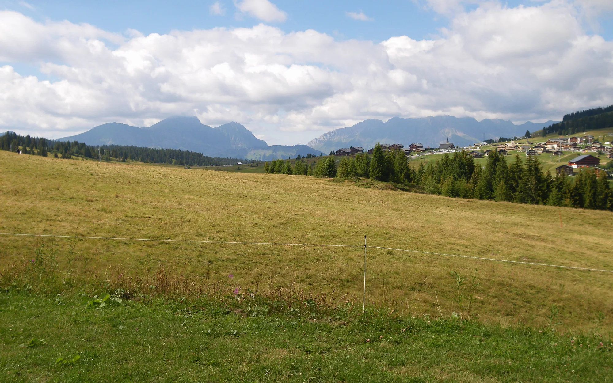Panorama von Les Saisies bis zu den Aravis