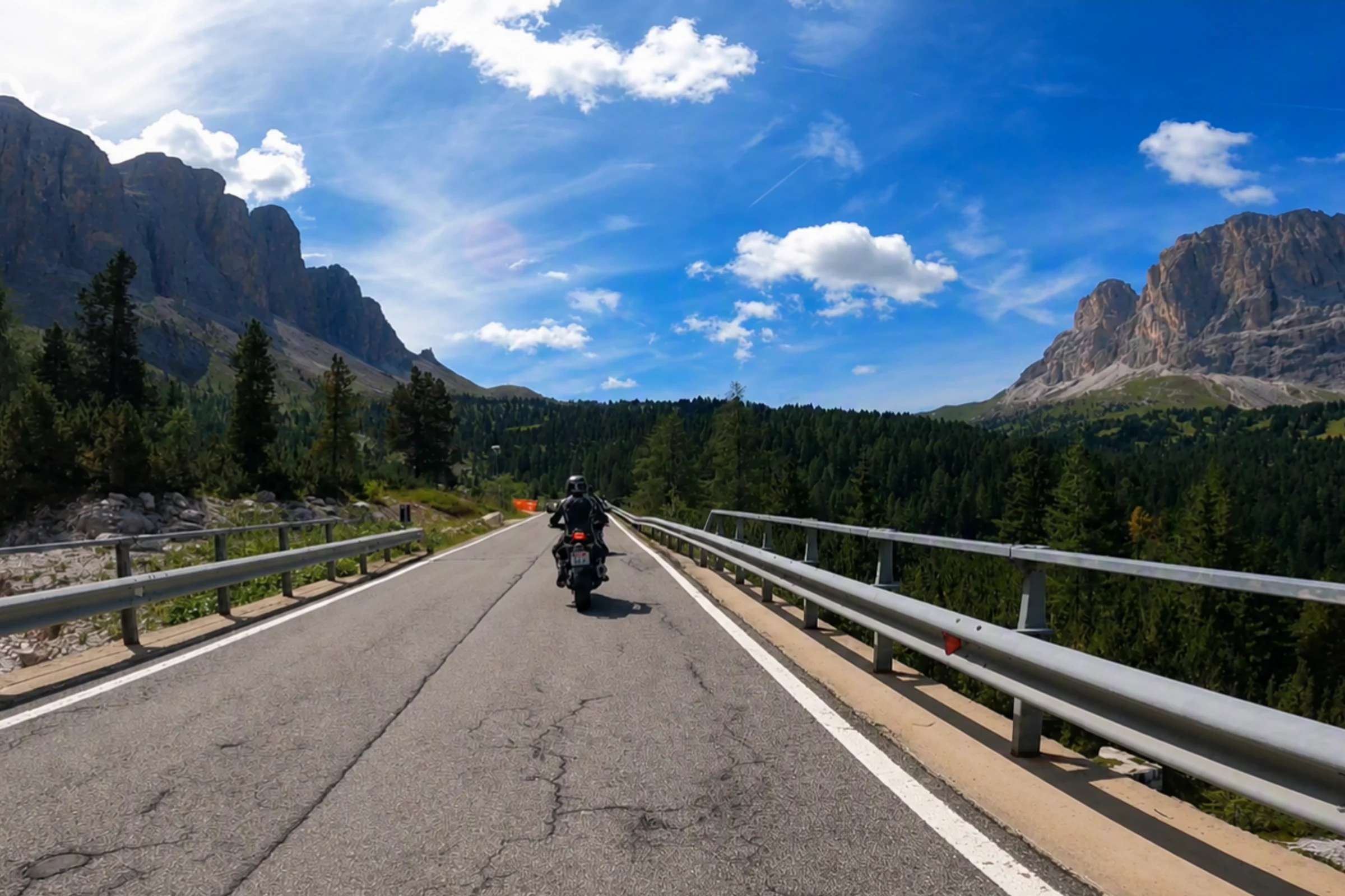Passo Sella / Sellajoch auf der Sellaronda